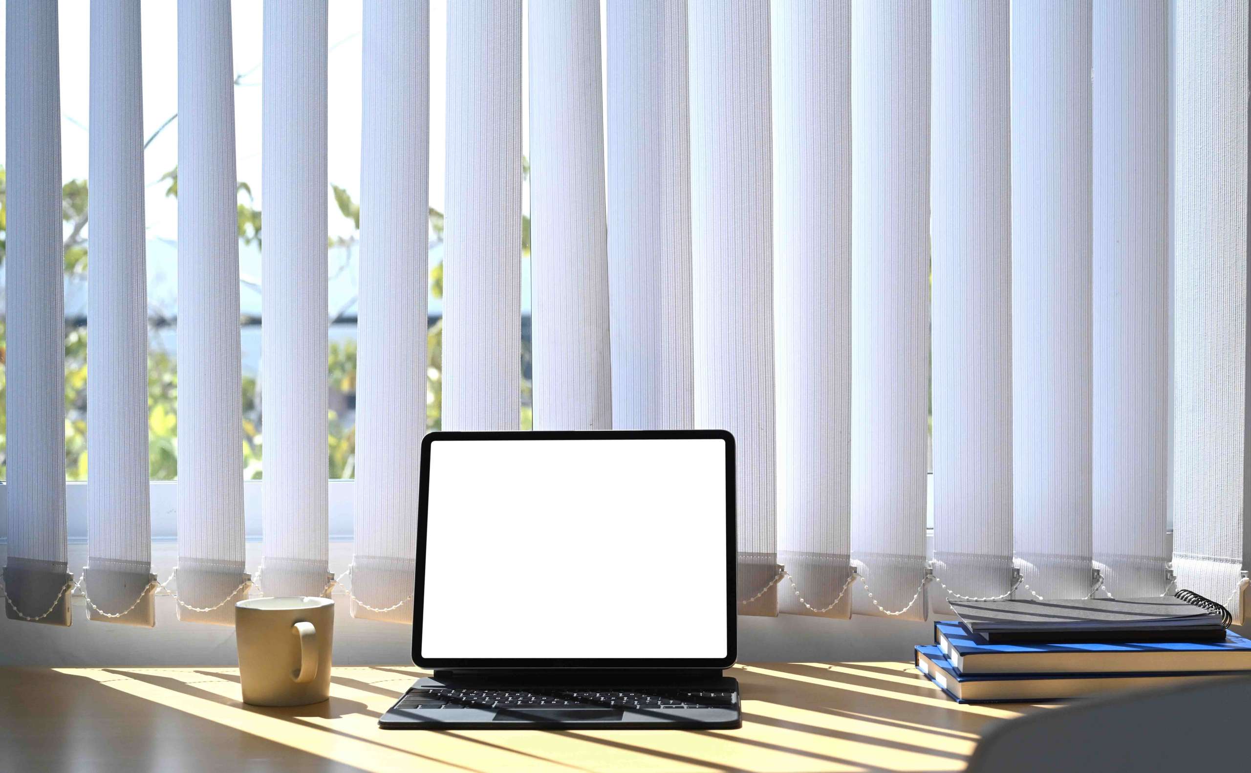 Explore Stylish Window Blinds to Enhance Your Home and Office Decor