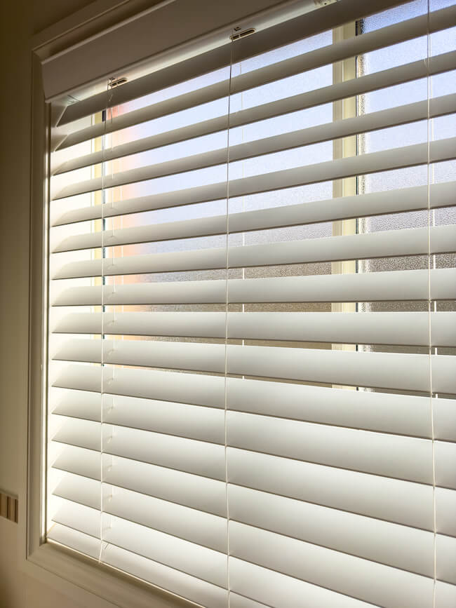 Pull Down Window Blinds That Marry Style with Functionality