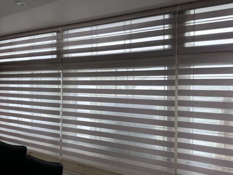 white double roller blinds Savar – 1. White Double Roller Blinds for a Brighter Office2. Smart Light Control for Modern Workspaces3. A Clean and Professional Window Upgrade in Savar4. Privacy and Natural Light in Perfect Balance5. Give Your Office a Fresh Look with White Zebra Blinds – product view 2